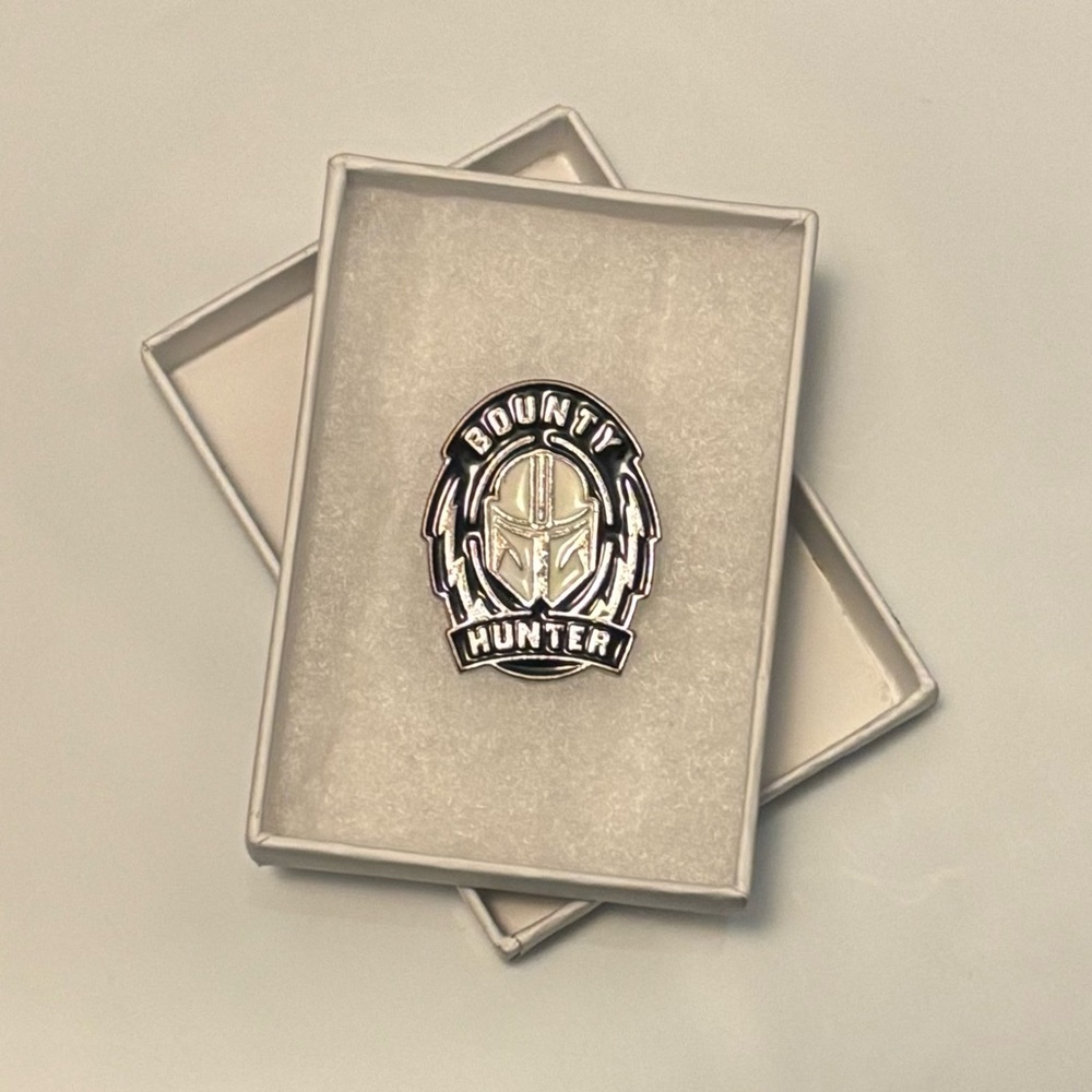 The Mandalorian Star Wars Character Enamel Pin - Black & White with Silver Back